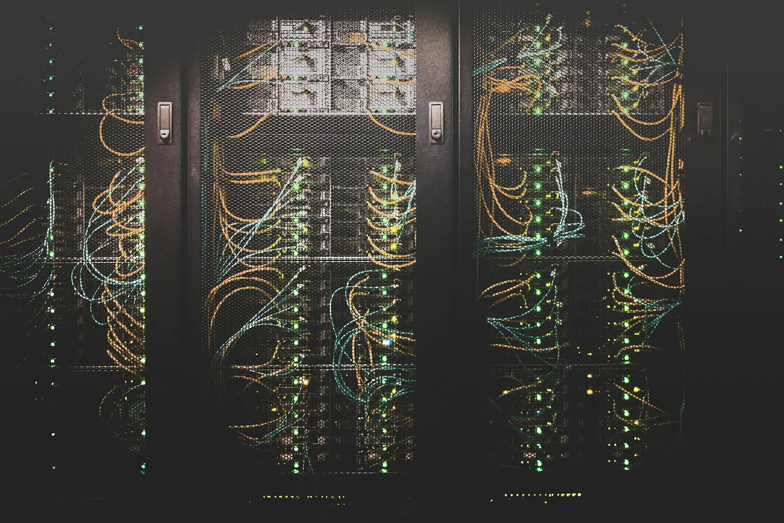 Network cabling in server racks